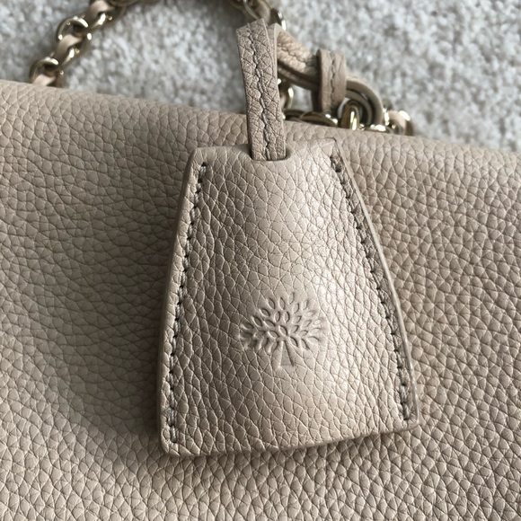 Mulberry medium lily in cream - Picture 3 of 5